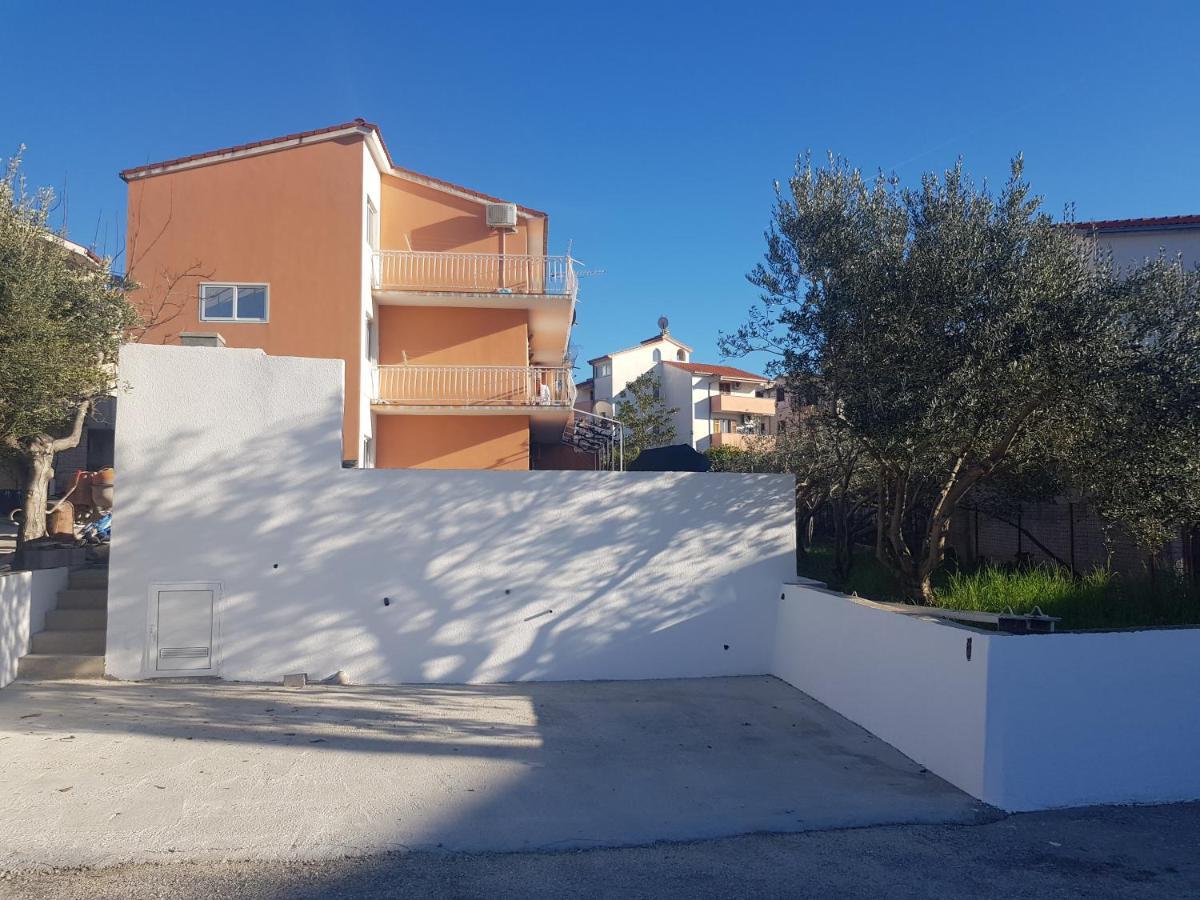Apartman Mia With Pool1 Split Buitenkant foto