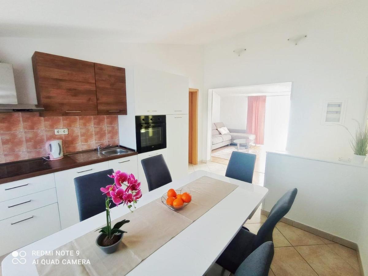 Apartman Mia With Pool1 Split Buitenkant foto