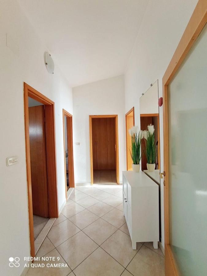 Apartman Mia With Pool1 Split Buitenkant foto
