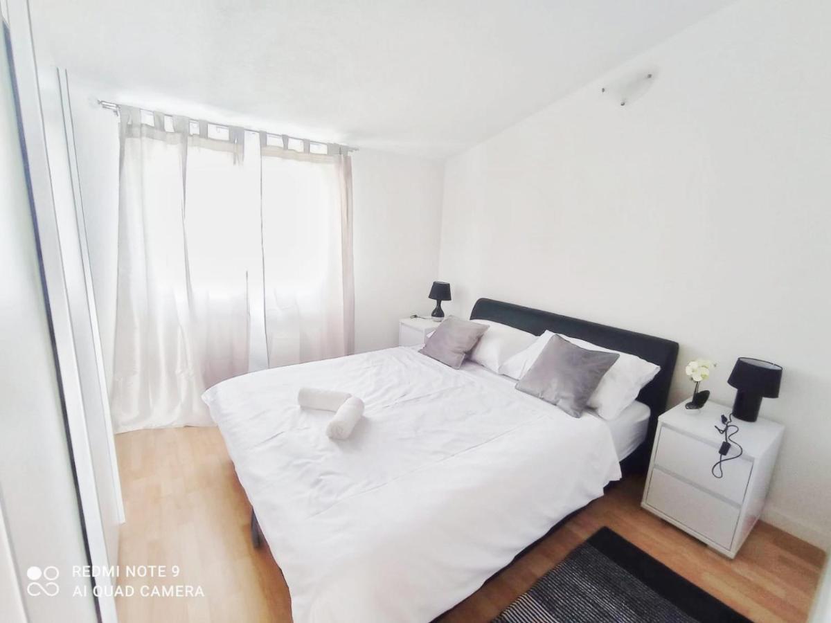 Apartman Mia With Pool1 Split Buitenkant foto