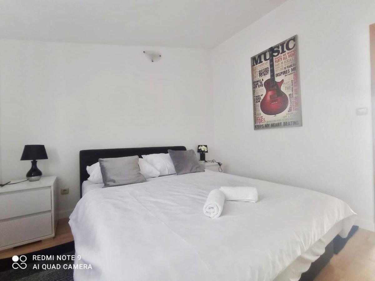 Apartman Mia With Pool1 Split Buitenkant foto