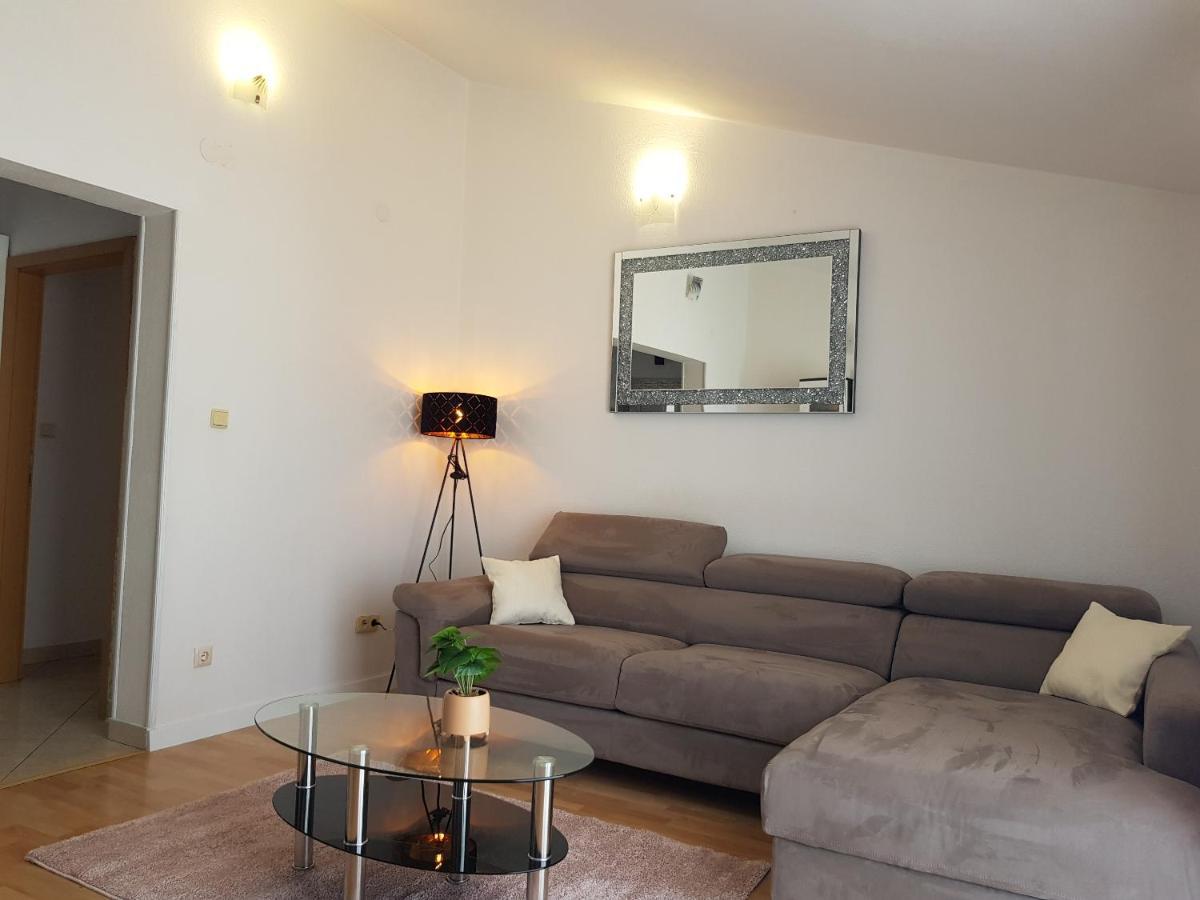 Apartman Mia With Pool1 Split Buitenkant foto