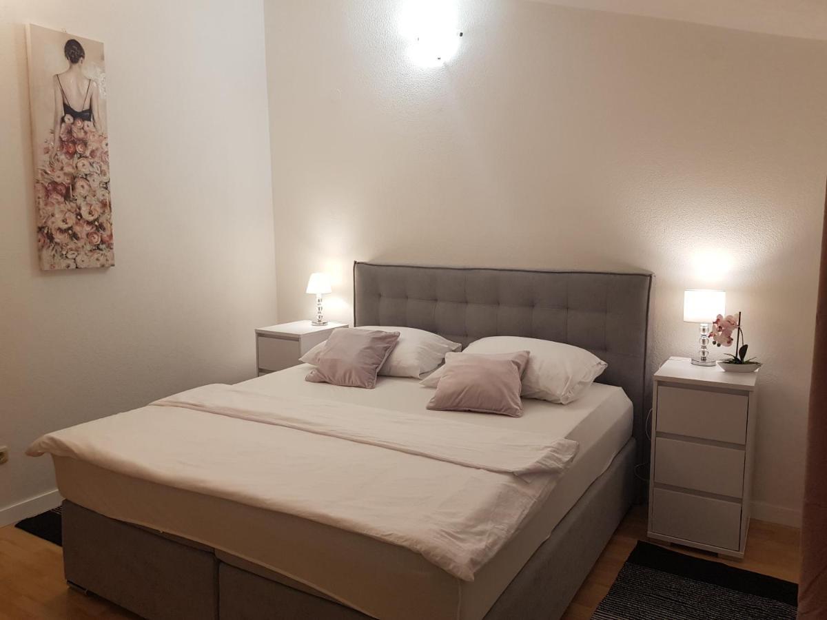 Apartman Mia With Pool1 Split Buitenkant foto