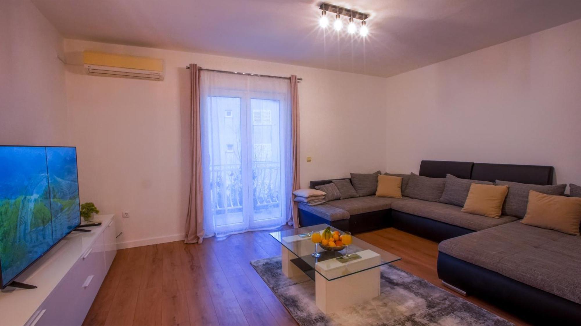 Apartman Mia With Pool1 Split Buitenkant foto